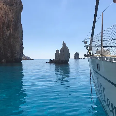 Eleni Adamantas (Milos)