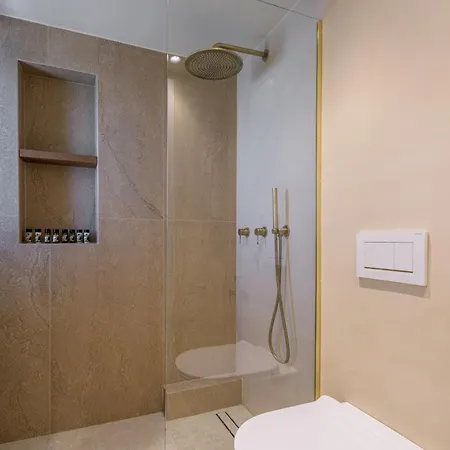 Eleni Adamantas (Milos)