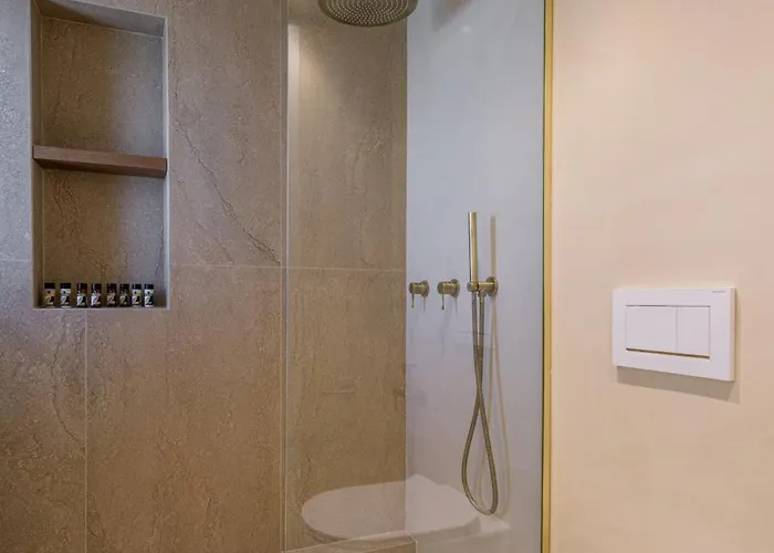 Eleni Adamantas (Milos)